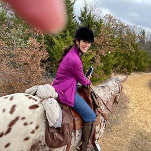 Meet your Posher, Cynthia